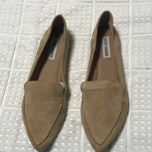 Steve Madden Women's Beige Pointed Loafers